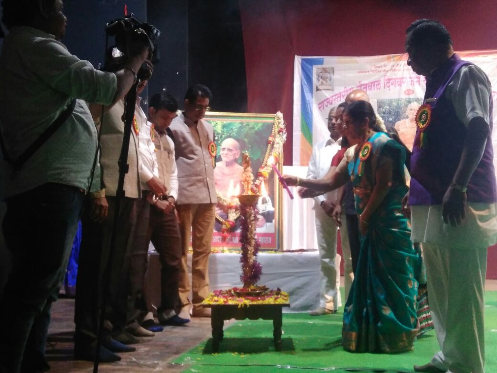 महिला समिती व मान्यवरांच्या हस्ते मंगल दीपप्रज्वलन